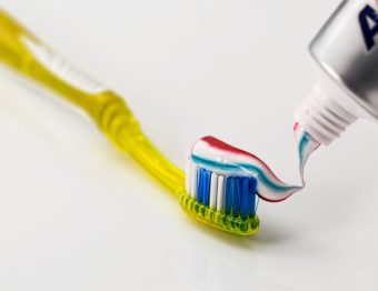 9 utilidades da pasta de dente que você nunca imaginou