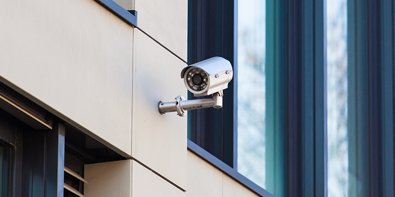 É possível instalar câmera na piscina? Algum morador pode alegar invasão de privacidade?